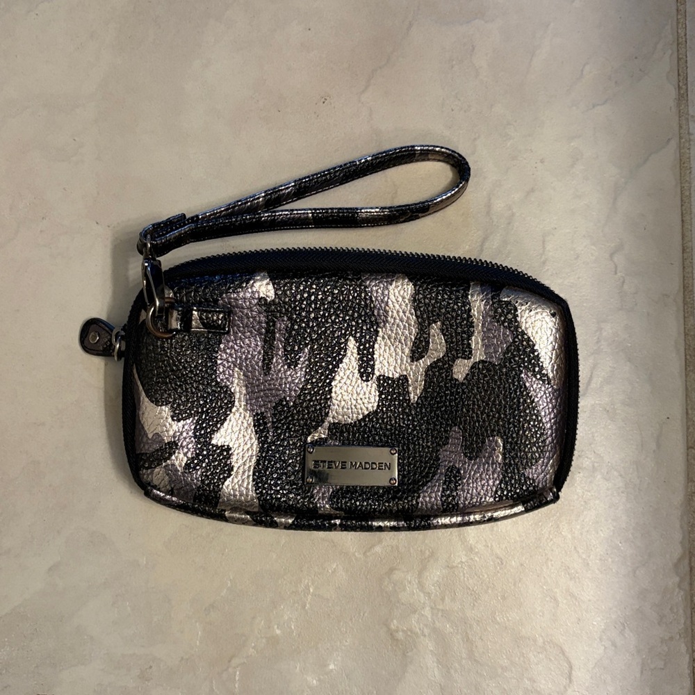 Steve Madden Camouflage Wristlet 8”W x 4”H